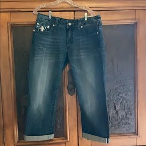 Women’s Miss Me blue jean capri size 32.